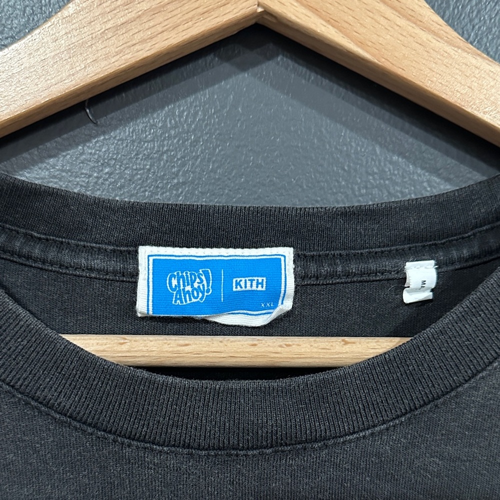 Kith Black Graphic T-Shirt with Chips Ahoy Design - Picture 3 of 3